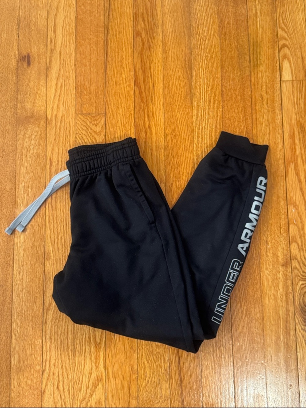 Under Armour Boys Black Joggers with Gray Logo Stripe Youth Medium